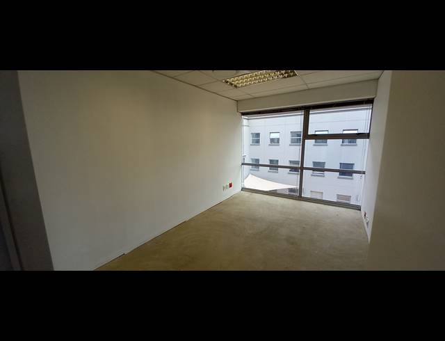 723M² OFFICE TO LET IN WOODMEAD